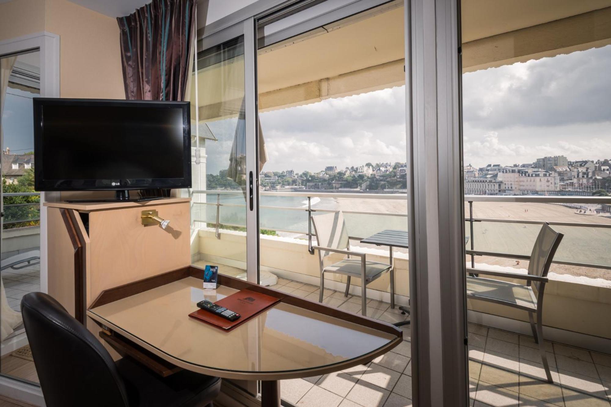Le Crystal Dinard Plage Экстерьер фото